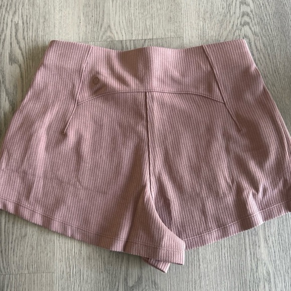 ❤️ Lululemon Ribbed Softstreme HR Short 2”Twilight Rose Size 6 NWT